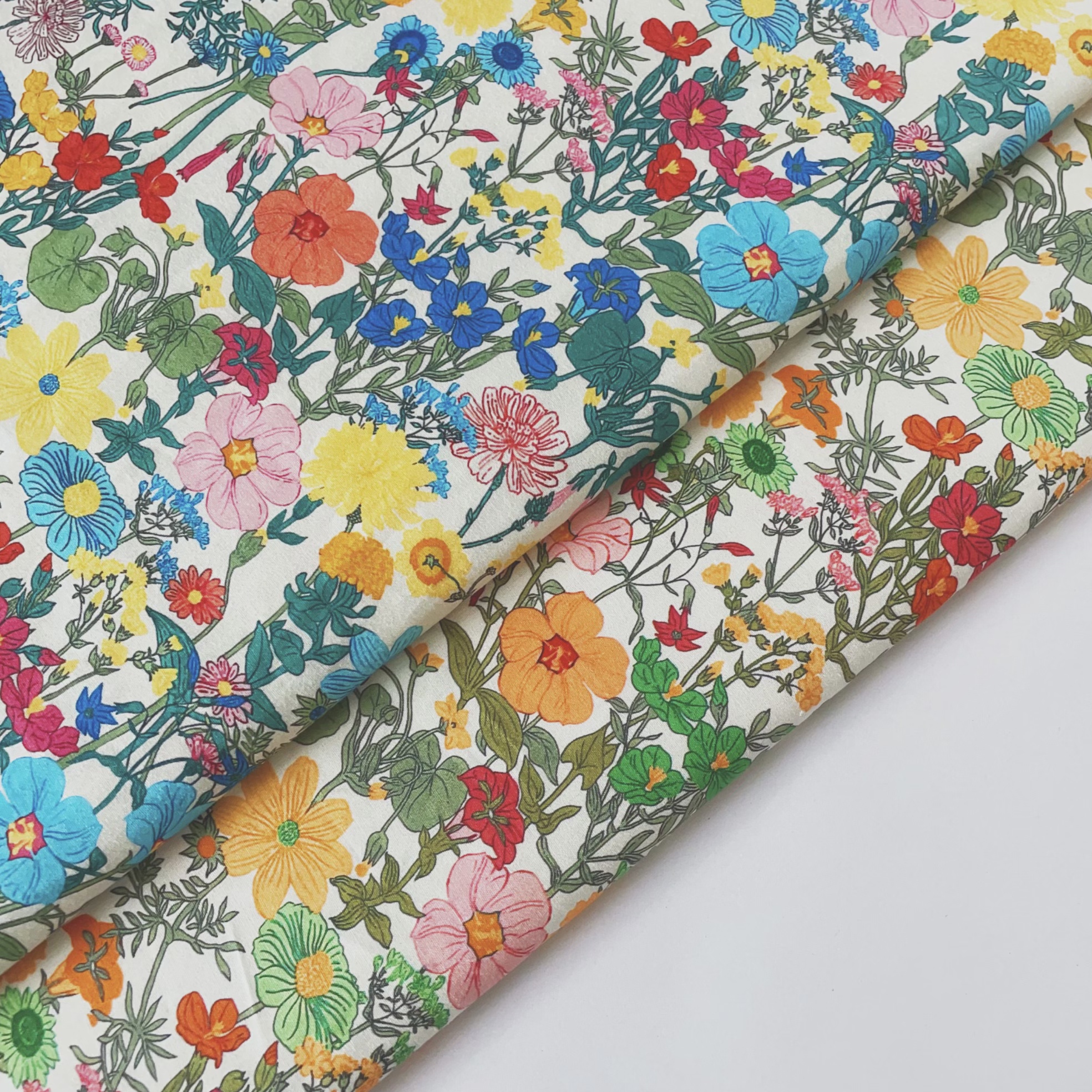 Vintage Sewing Textile - Vintage Floral Printed Cotton Fabric Soft
