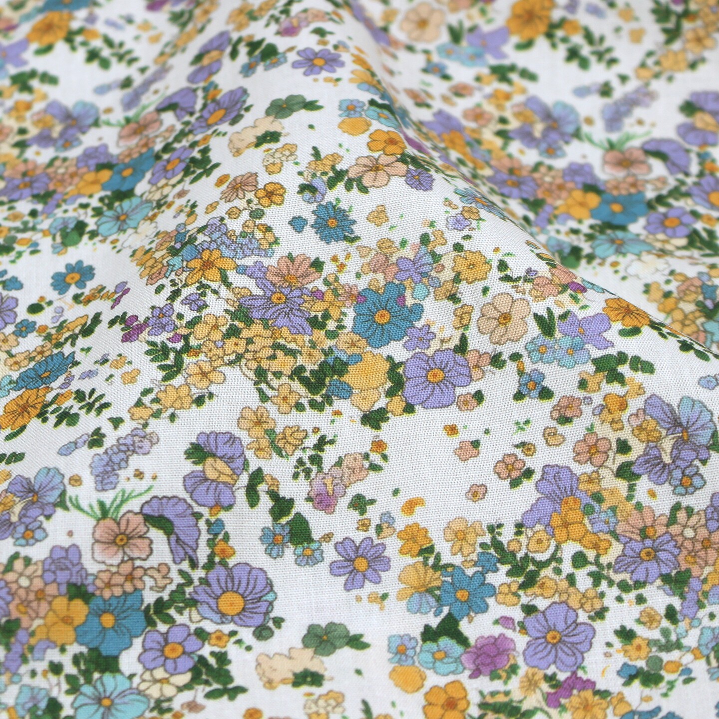 Vintage Floral 100% Cotton Fab - Vintage Sewing Textile のレビューと価格
