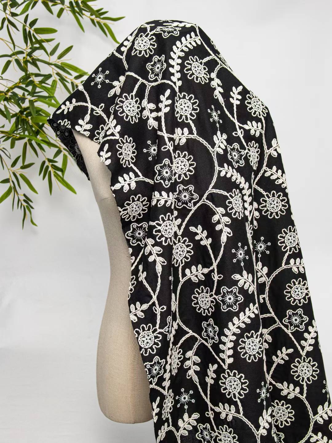 Vintage full-width embroidered - Vintage Sewing Textile のレビューと価格